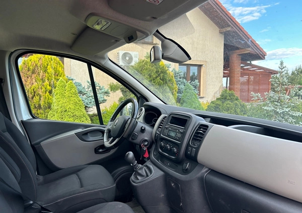 Renault Trafic cena 63600 przebieg: 136000, rok produkcji 2017 z Olsztyn małe 67